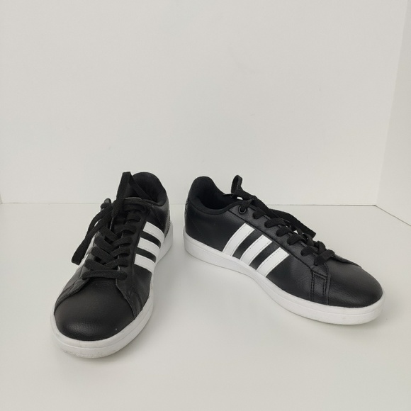 adidas Shoes - Adidas Advantage Women's Casual Sneaker